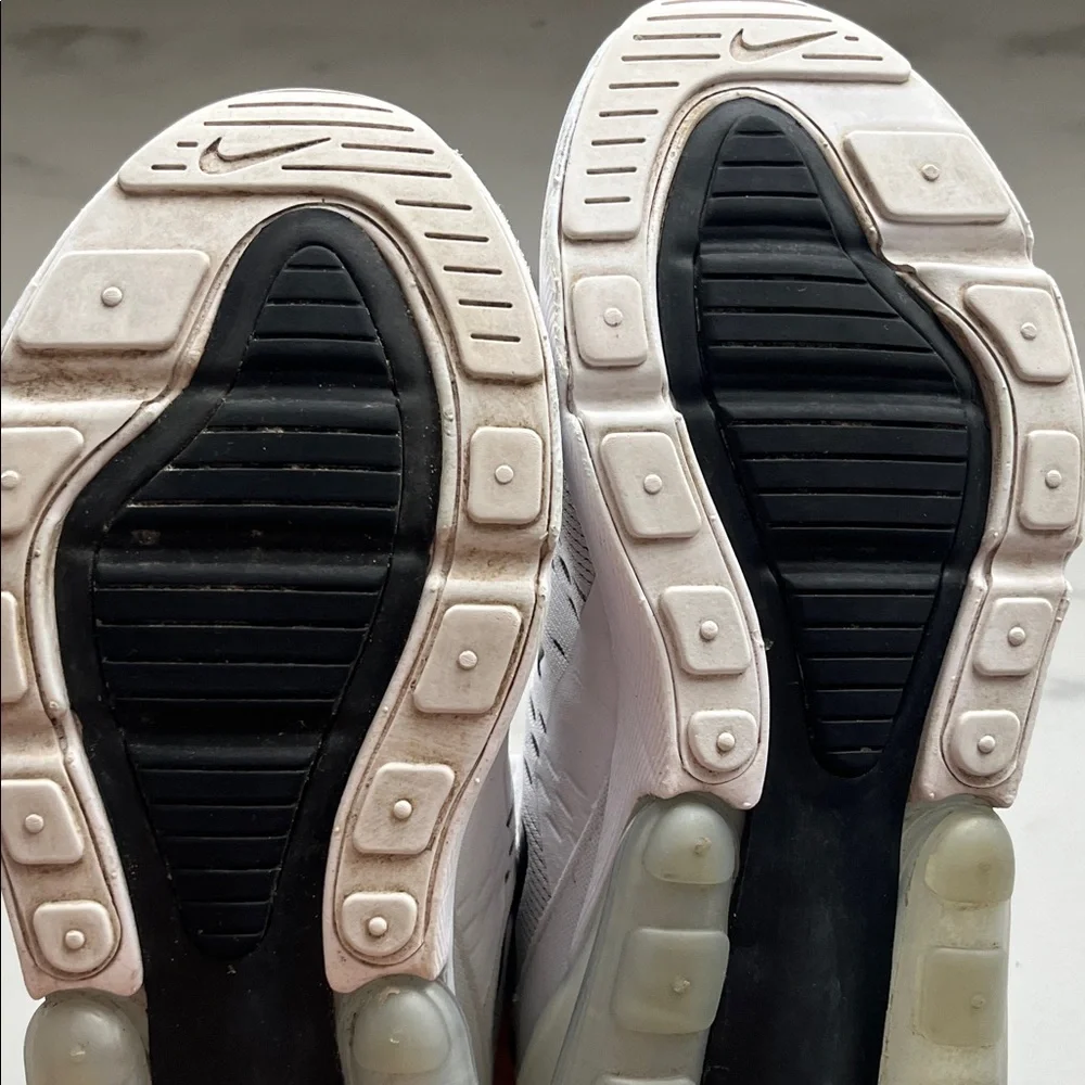 Nike White & Black Air Max 270 Running Shoes - Picture 11 of 13